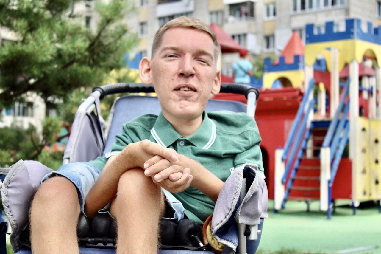 Львівського активіста Назарія Гусакова з хворобою СМА запідозрили у зловживанні донатами