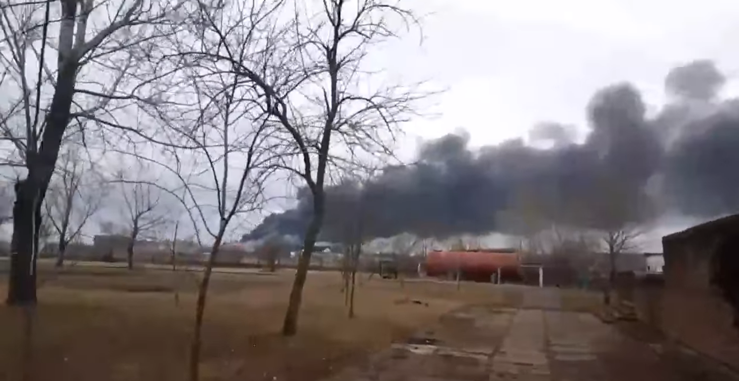 У Бердянську палає база відпочинку, де росіяни облаштували шпиталь
