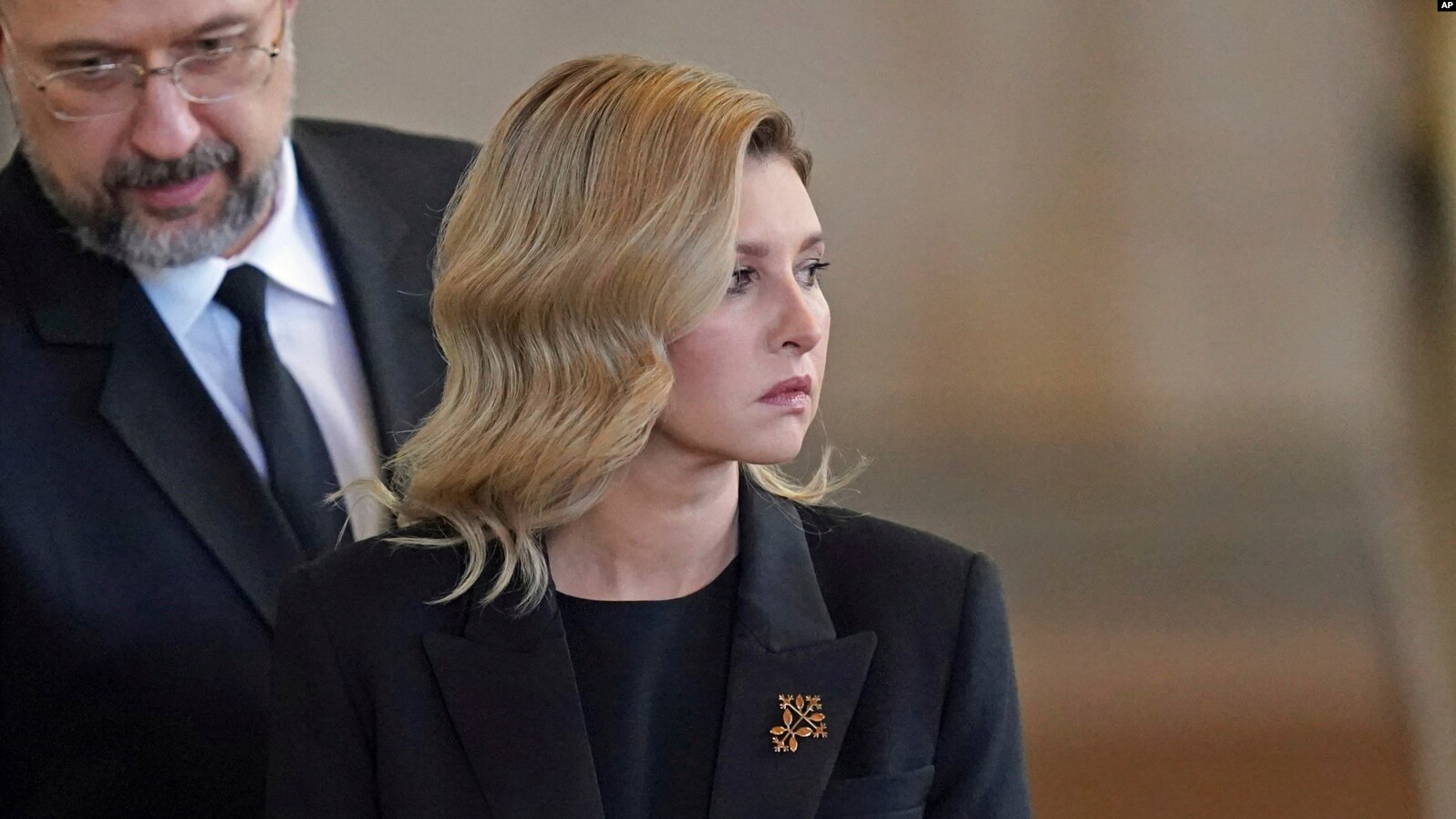 Шмигаль із Зеленською поїхав у Лондон на коронацію Чарльза ІІІ