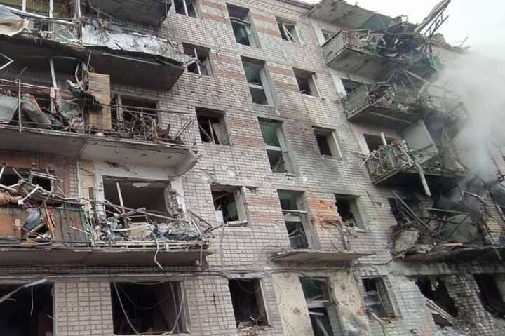 Ворог понад 10 годин обстрілював Золочів на Харківщині. Є загибла
