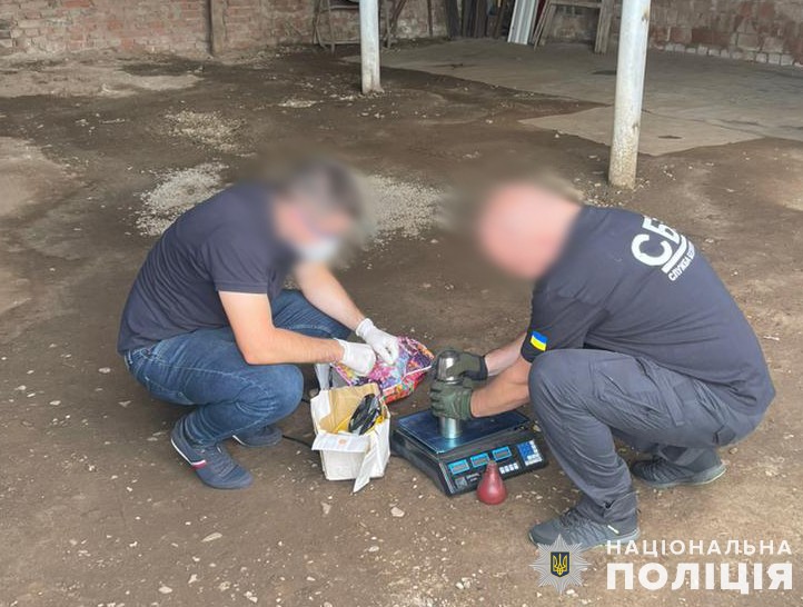 На Львівщині затримали 70-річного чоловіка за продаж ртуті на 50 тисяч доларів