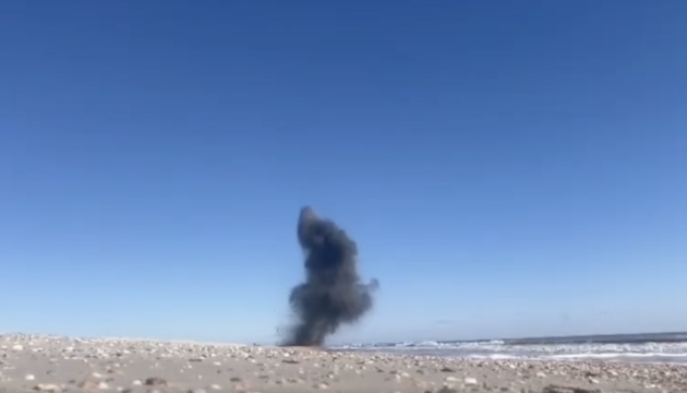 На Одещині знешкодили російську протикорабельну морську міну (відео)