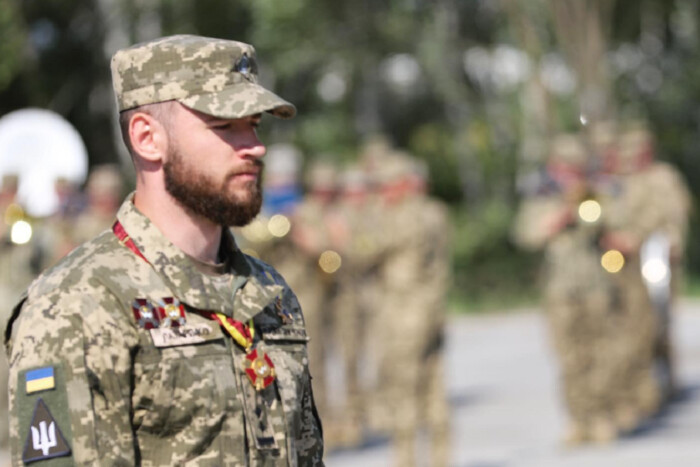 382 бойові вильоти. Герой України, льотчик Лазаренко про те, чи гідний звання