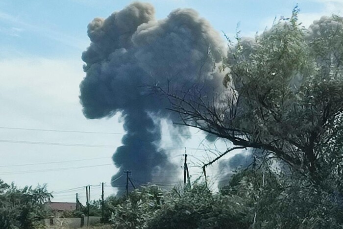 У Бердянську чули два потужні вибухи. Туди заїхала російська військова техніка