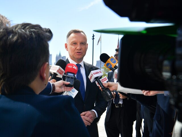 Дуда не зустрівся із Зеленським у Нью-Йорку та назвав Україну «потопельником»