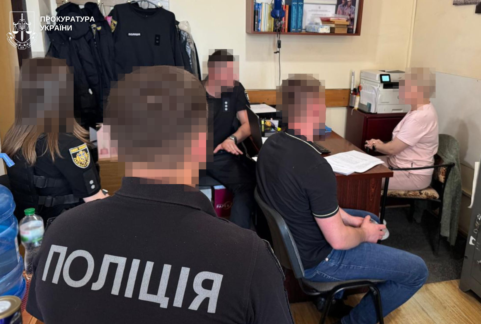 Тікав від повістки та збив копа: у Львові затримали відомого стоматолога (фото)