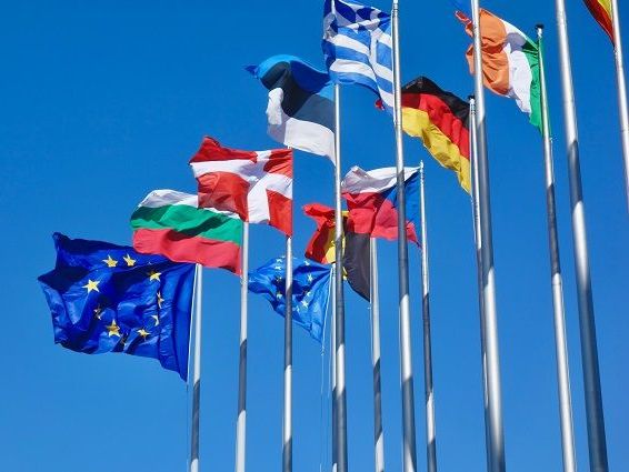 Молдова та Грузія слідом за Україною отримали анкети для кандидата в ЄС