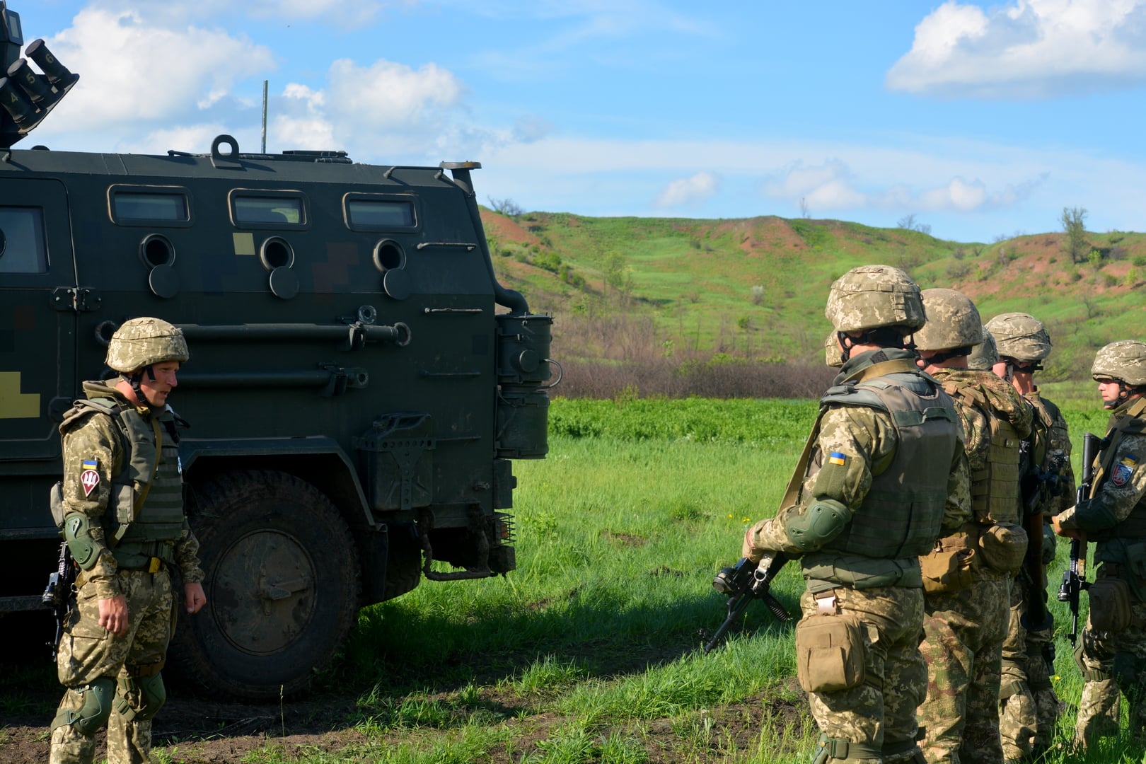 Війна на Донбасі: Українського військового поранено біля Авдіївки