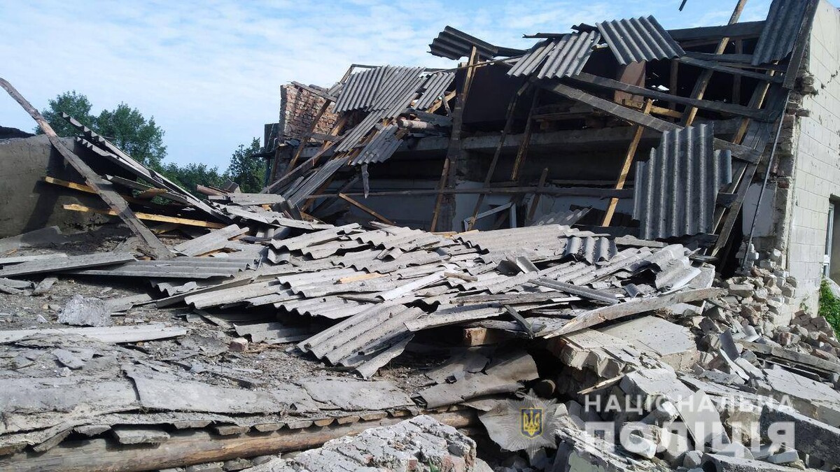 Окупанти за добу 18 разів вдарили по Донеччині, зруйнували 26 житлових будинків