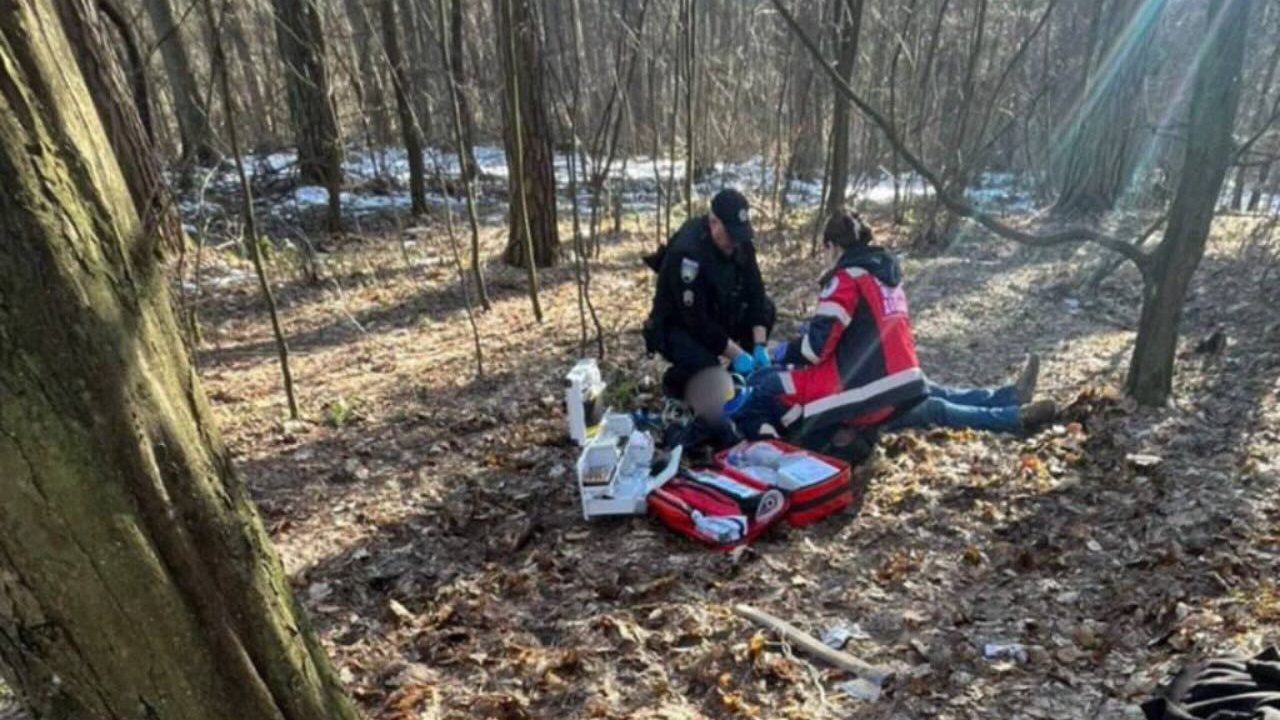 Збирався повішатися в лісі: на Волині чоловіка врятували за лічені хвилини
