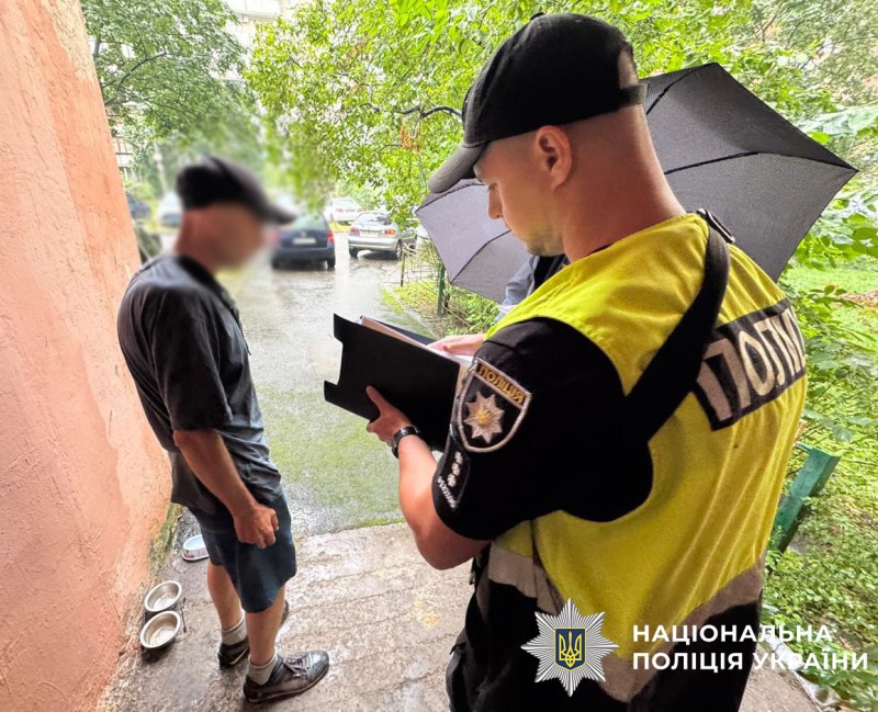 У Києві чоловік підірвав гранату у дворі житлового будинку