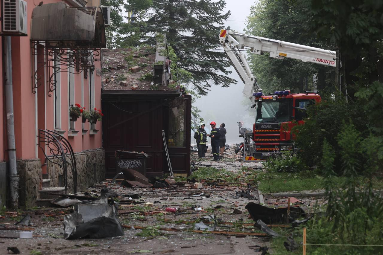 У Львові оголосили дводенну жалобу в пам'ять про загиблих унаслідок ракетної атаки
