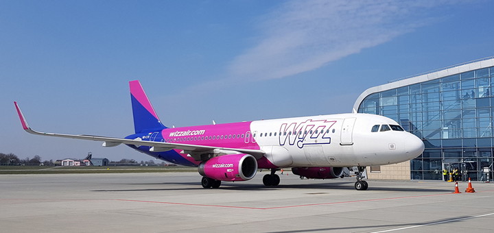 Авіакомпанія Wizz Air відтермінувала 16 рейсів з України