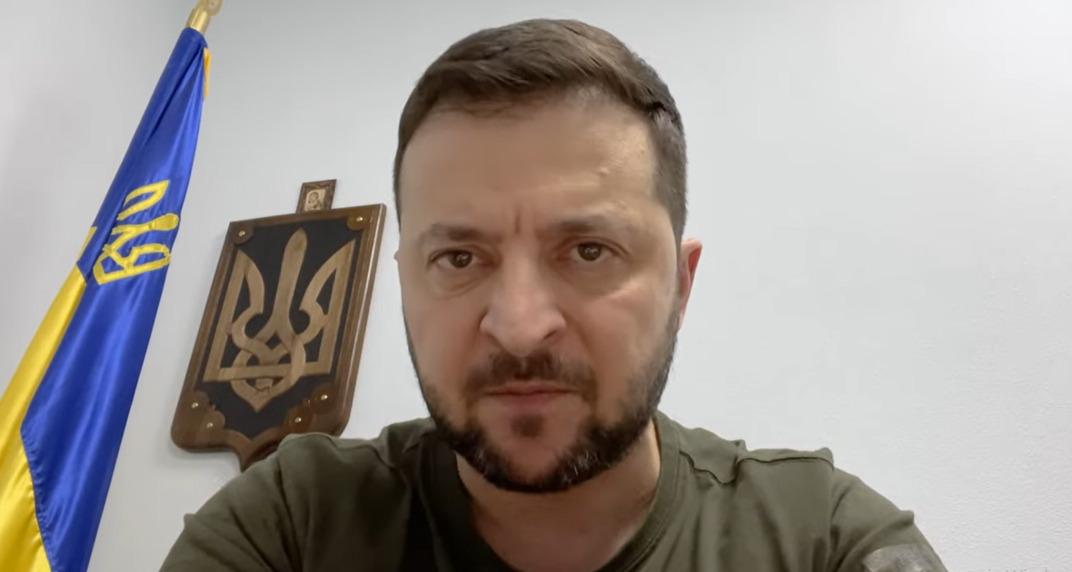 «Працюємо над порятунком захисників Маріуполя». Нове відеозвернення Зеленського