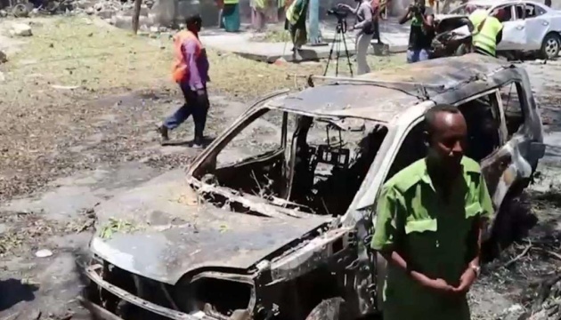 Смертник підірвав автомобіль у Сомалі, багато загиблих