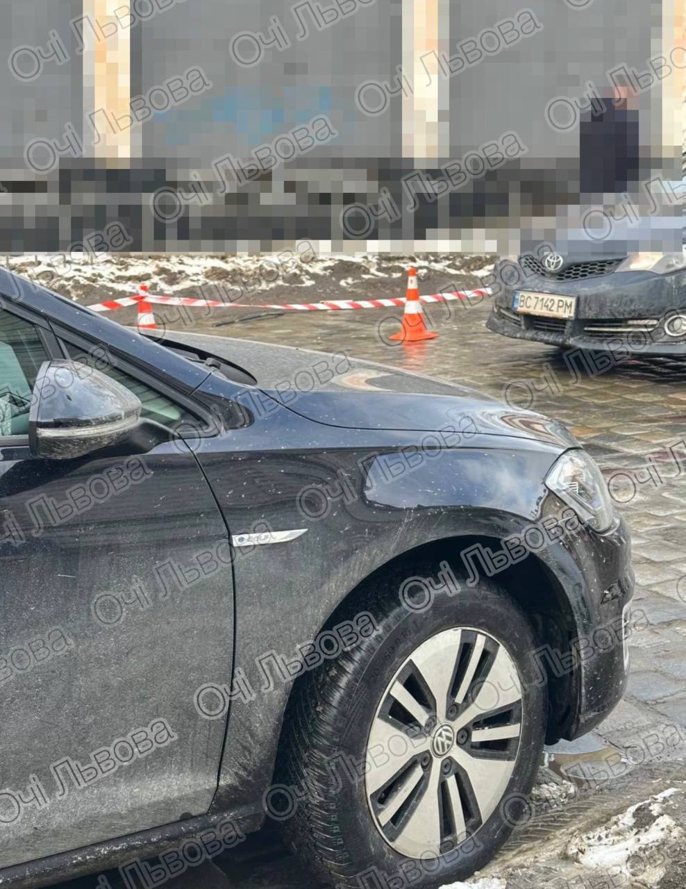 У Львові на вулиці виявили уламки ракети (ФОТО)