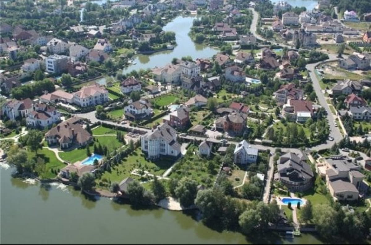 "Велике переселення": 20 осіб звільнять державні дачі у Конча-Заспі та Пущі-Водиці