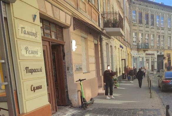 У Львові 16-річний підліток на електросамокаті збив жінку