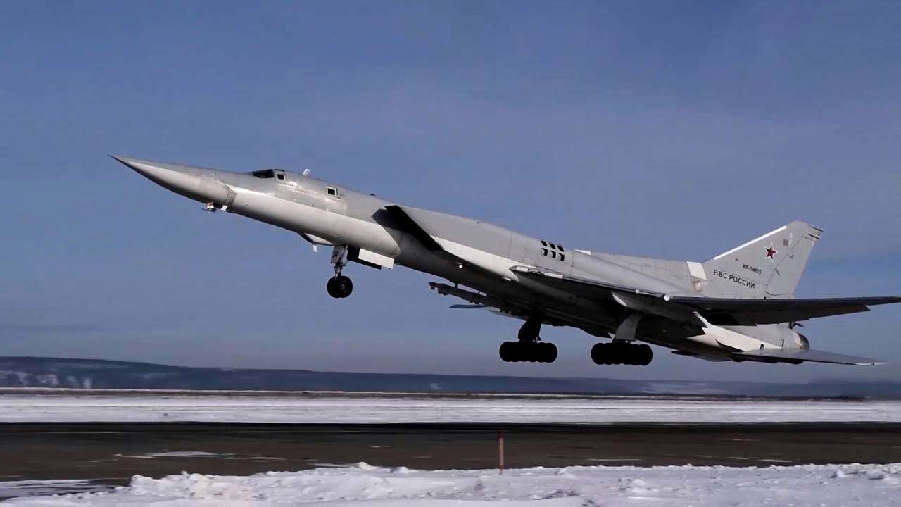 Падіння бомбардувальника Ту-22 в Росії: стало відомо про смерть пілота