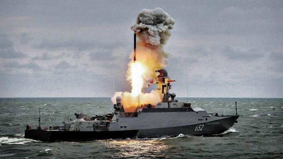 Рівень загрози високий. Військові розповіли про ворожі кораблі на Чорному й Азовському морях