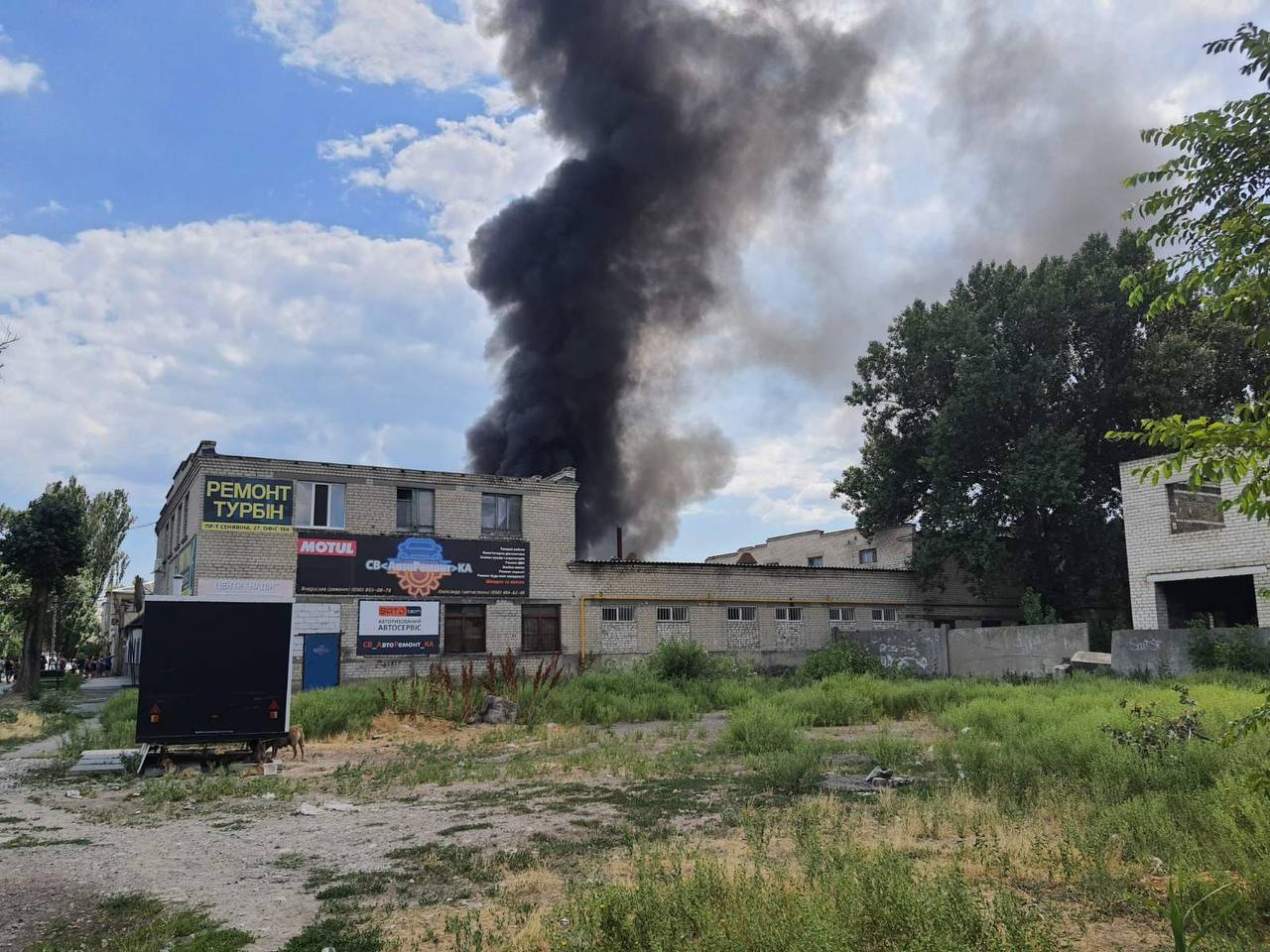 У Херсоні знищили склади рашистів. У цьому районі велика пожежа