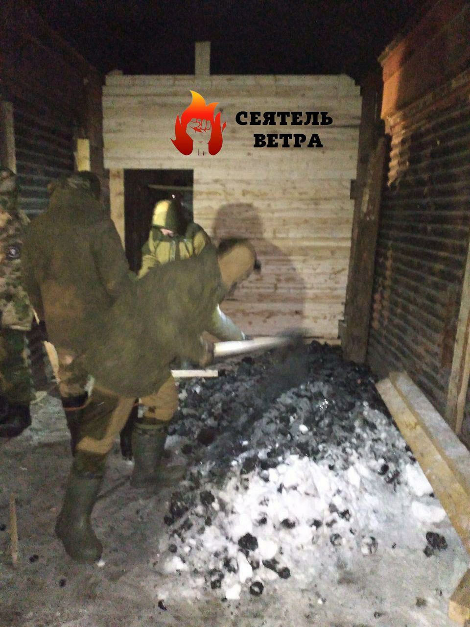 Російських мобілізованих везуть воювати у старих товарняках із дірою замість вбиральні