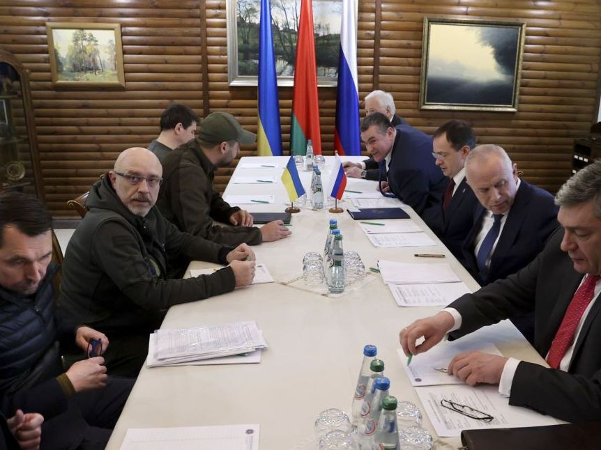 Мирна угода між Росією та Україною може налічувати 15 пунктів, – ЗМІ