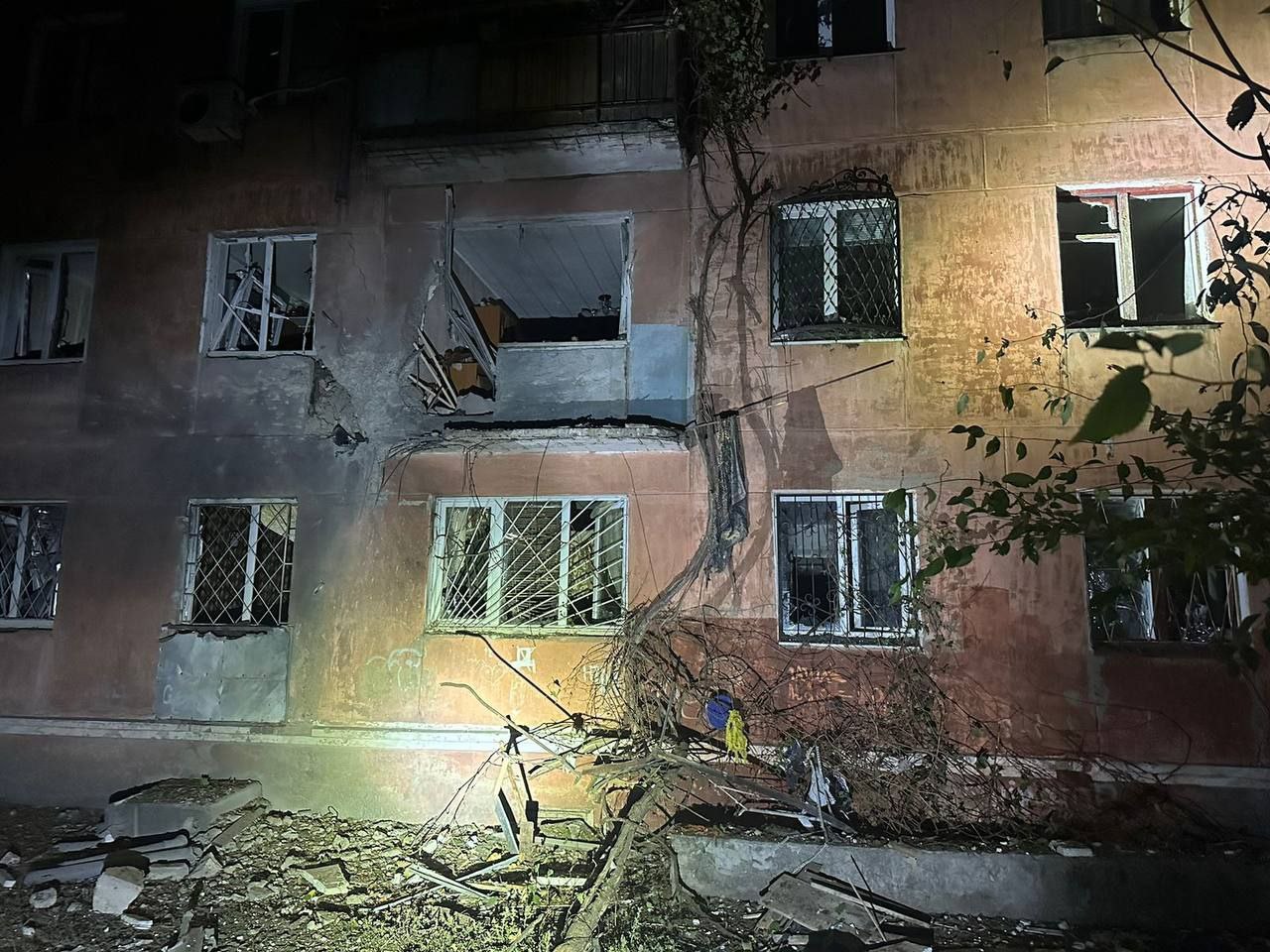 Ворог обстріляв Дніпропетровщину: наслідки атаки