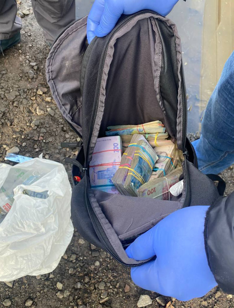 На Львівщині "гастролери" із Закарпаття викрали з авта 600 тис. гривень
