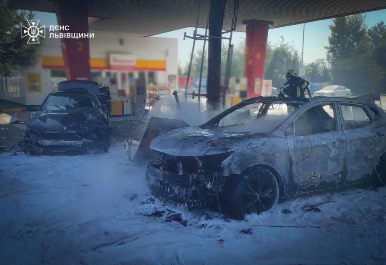 На Львівщині виникла пожежа на автозаправній станції: деталі