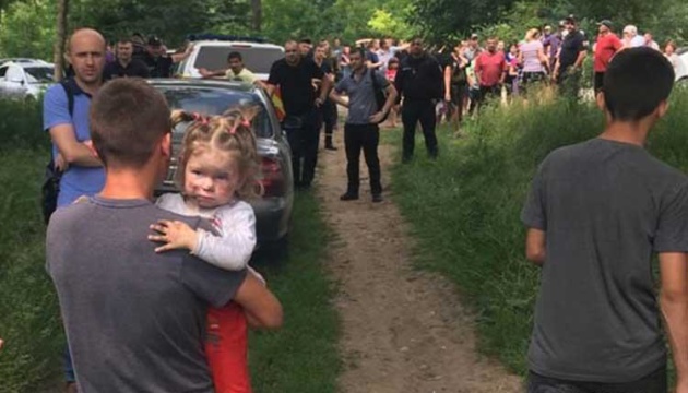 На Тернопільщині знайшли дворічну дівчинку, яка напередодні увечері сама пішла з дому