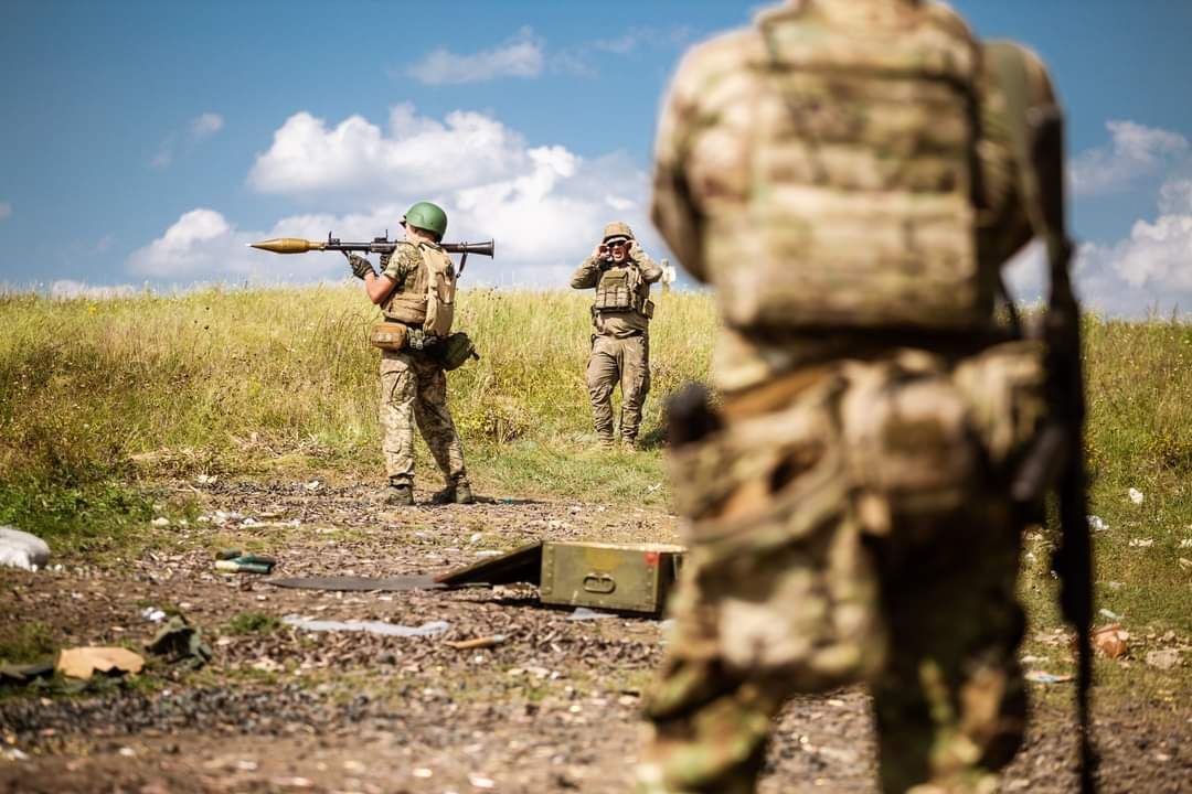 Ворог атакував на п'яти напрямках, відбулось 72 боєзіткнення. Генштаб