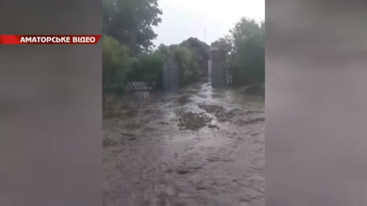 На Львівщині затопило село