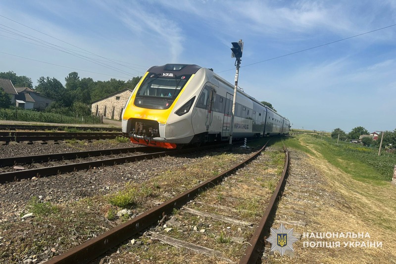 Поїзд, що їхав на Львівщину, збив жінку на Тернопільщині