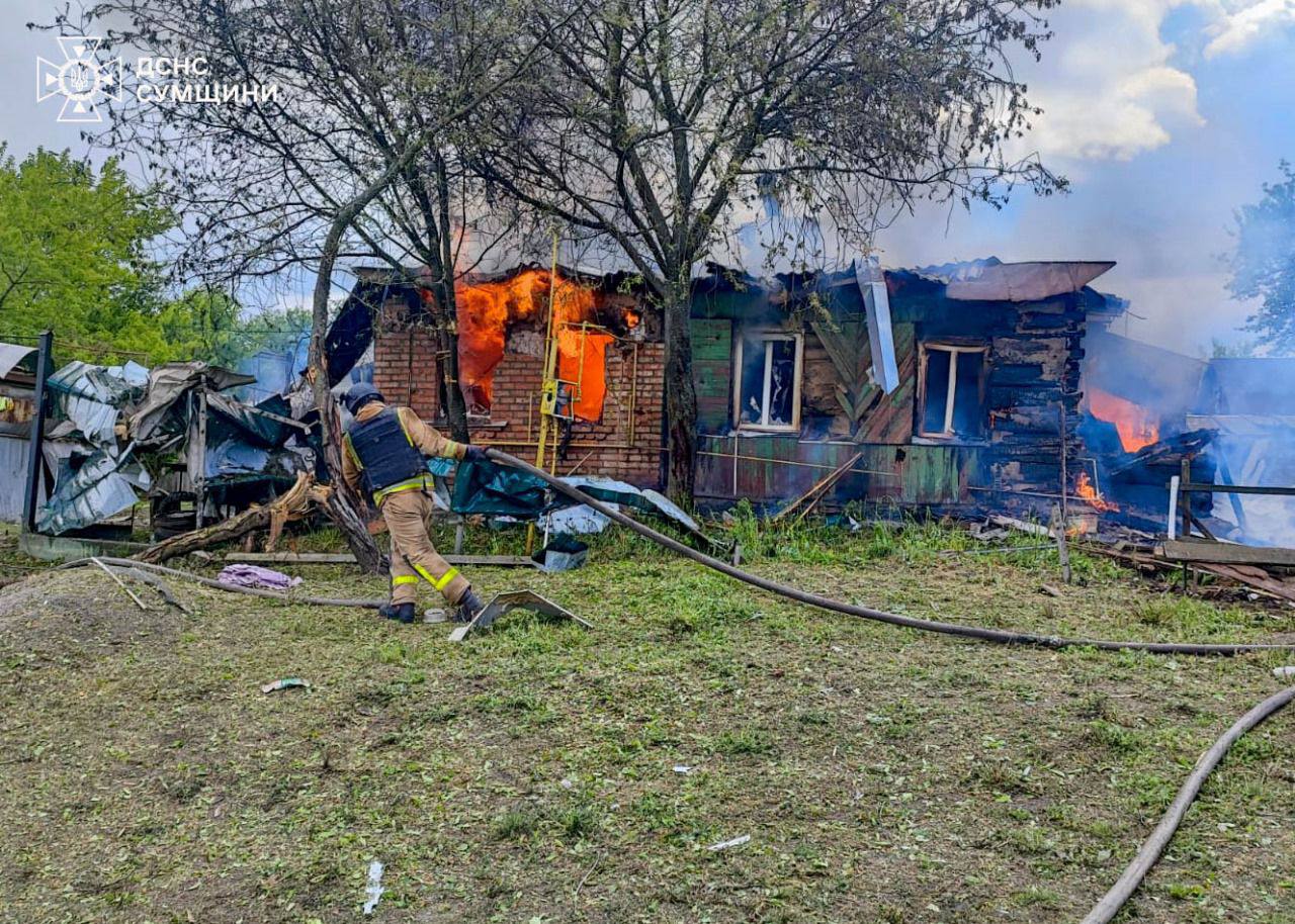 Росіяни вдарили по Сумщині: ДСНС показала наслідки атаки