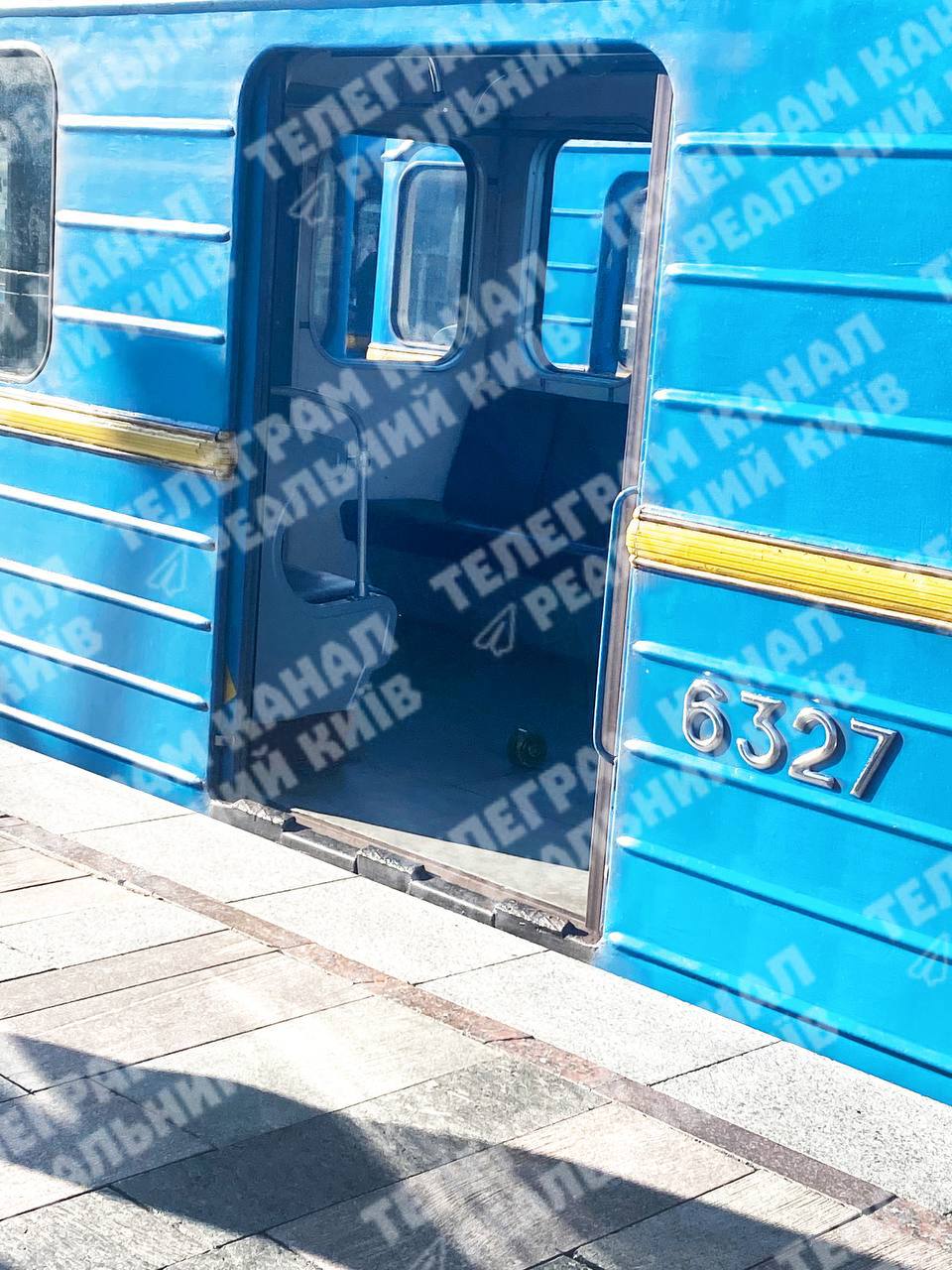У Києві закрили станцію метро: у мережі пишуть про міну у вагоні