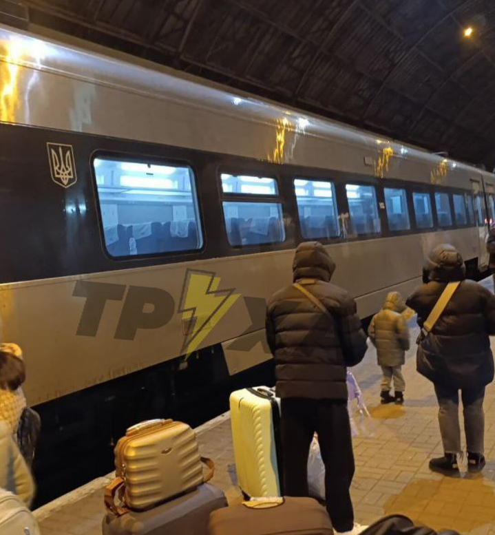 У Львові на вокзалі замінували поїзд
