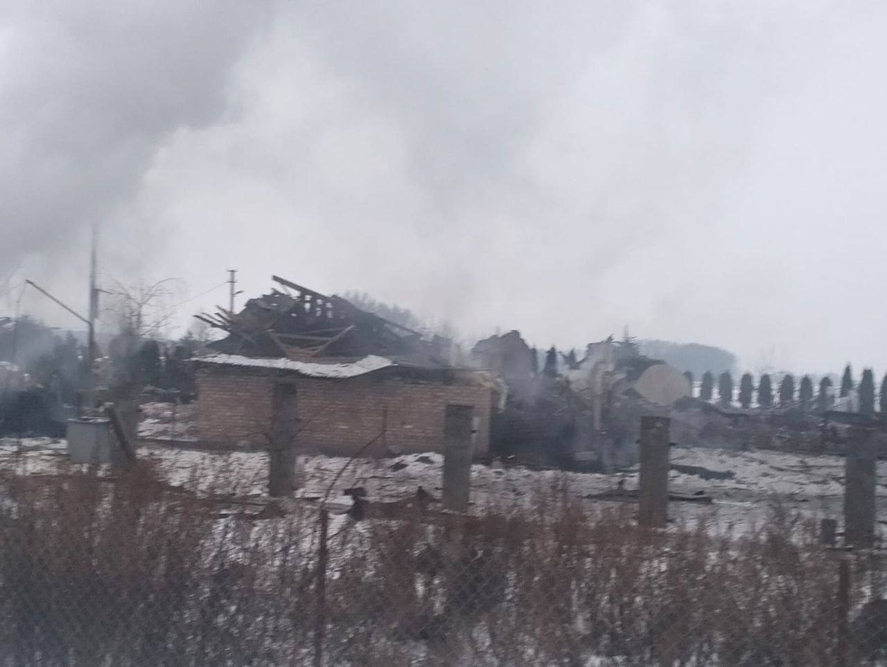 З’явилися фото зруйнованих будинків внаслідок нічної атаки на Львівщині