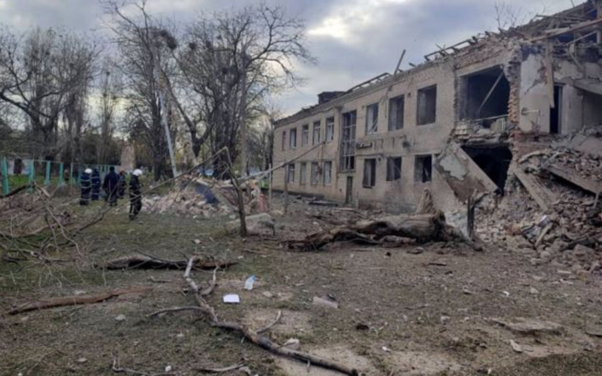 Окупанти обстріляли Миколаїв. Частина міста залишилася без світла