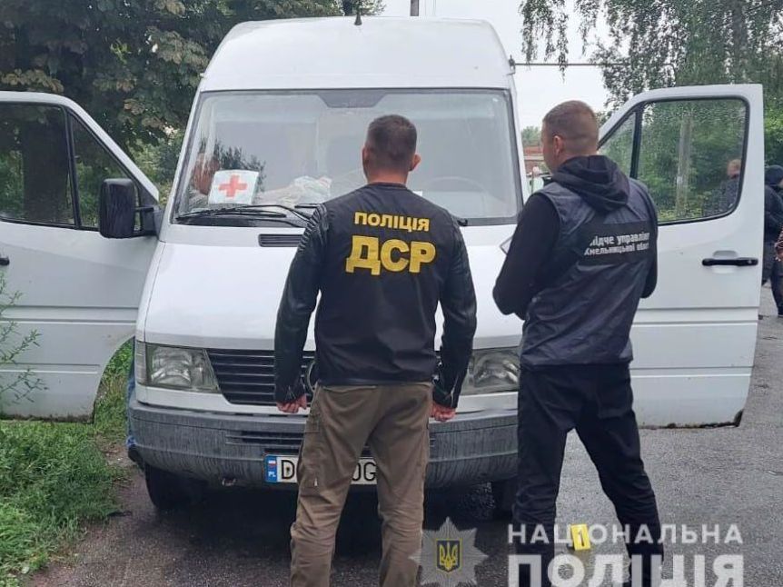 На Хмельниччині затримали чоловіка, який торгував військовою амуніцією та автомобілями для ЗСУ