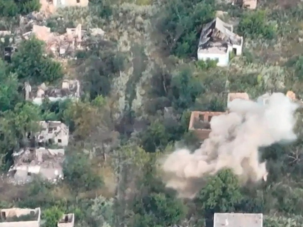 На Донецькому напрямку морпіхи знищили 15 рашистів та ворожий склад з боєприпасами