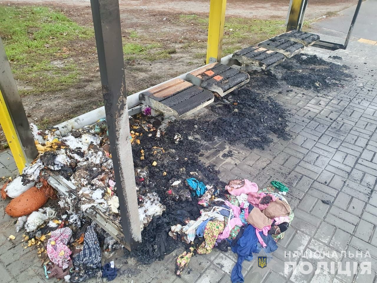 У Дніпрі спалили "меморіал" пам'яті про загиблих від удару РФ