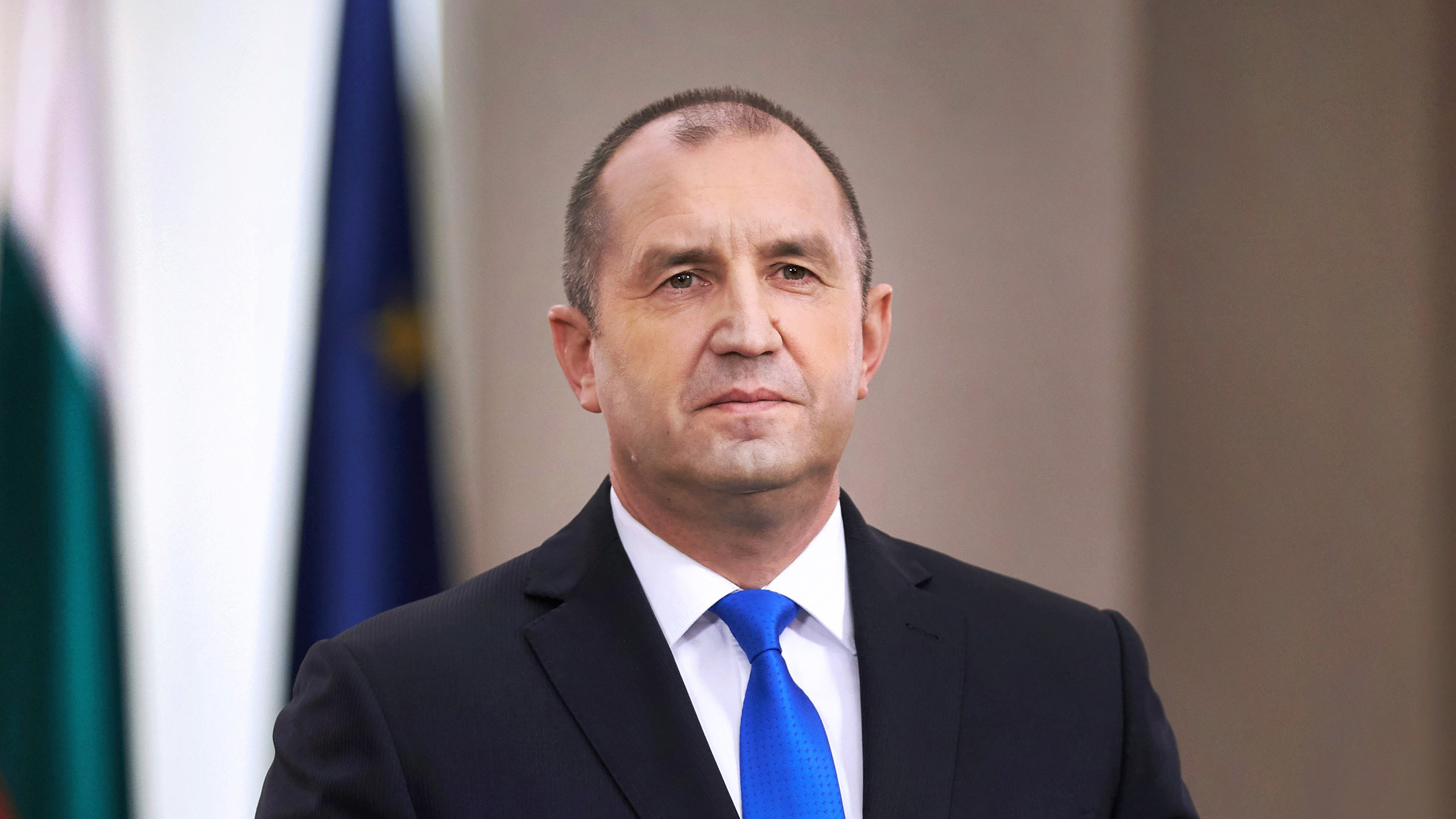 Президент Болгарії звинуватив Україну в затягуванні війни. Відповідь посольства
