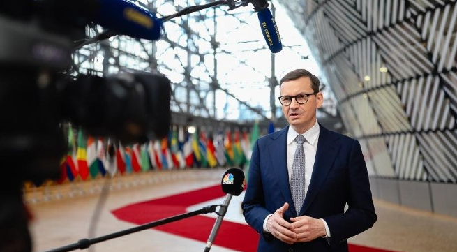 Польща ще остаточно не вирішила, чи передавати Україні винищувачі