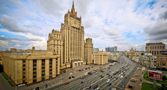 У Росії відреагували на видворення дипломата з України та пригрозили відповіддю