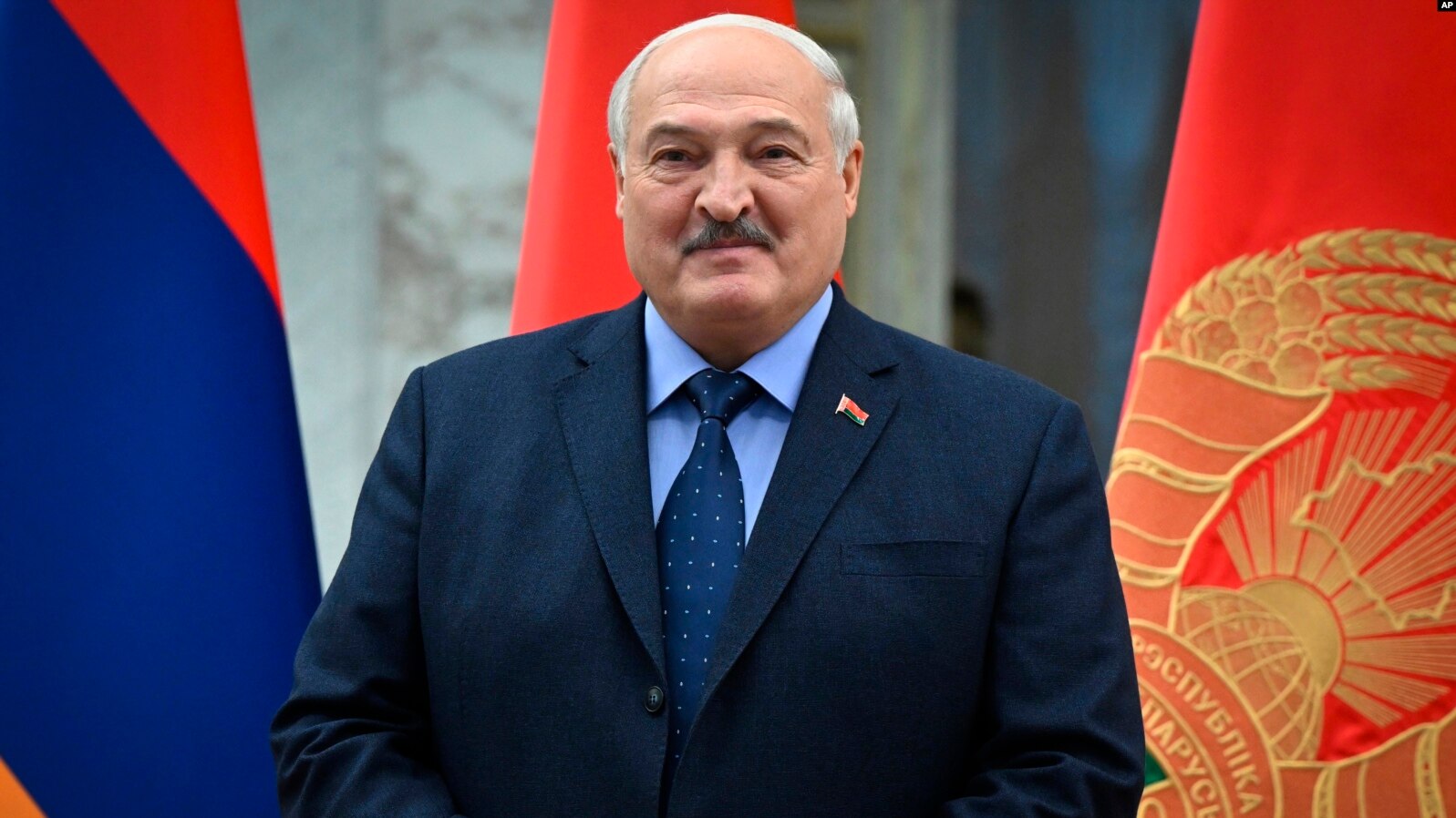 Лукашенко дозволив військовим стріляти в цивільних із вогнепальної зброї