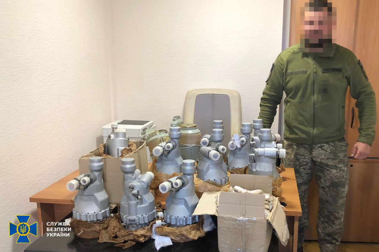 СБУ викрила ділків, які намагались продати до Росії крадені запчастин до МіГ-29