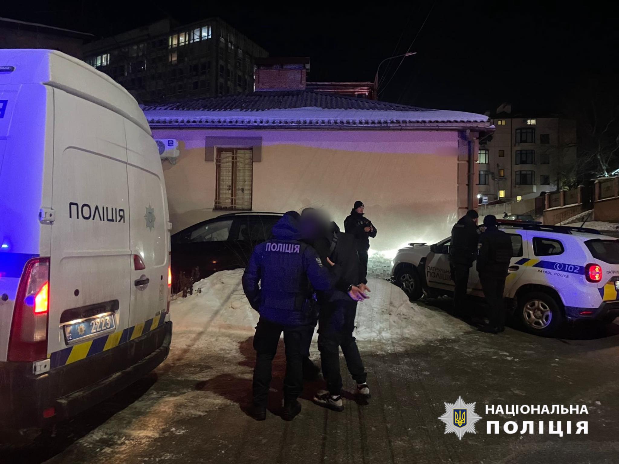 У Вінниці чоловік прийшов у кафе з гранатою