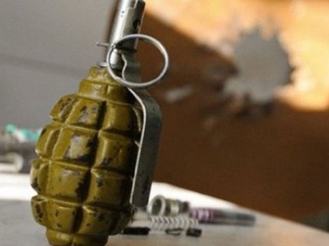 На Сумщині загарбники кинули гранату в мирних жителів, двоє загинуло