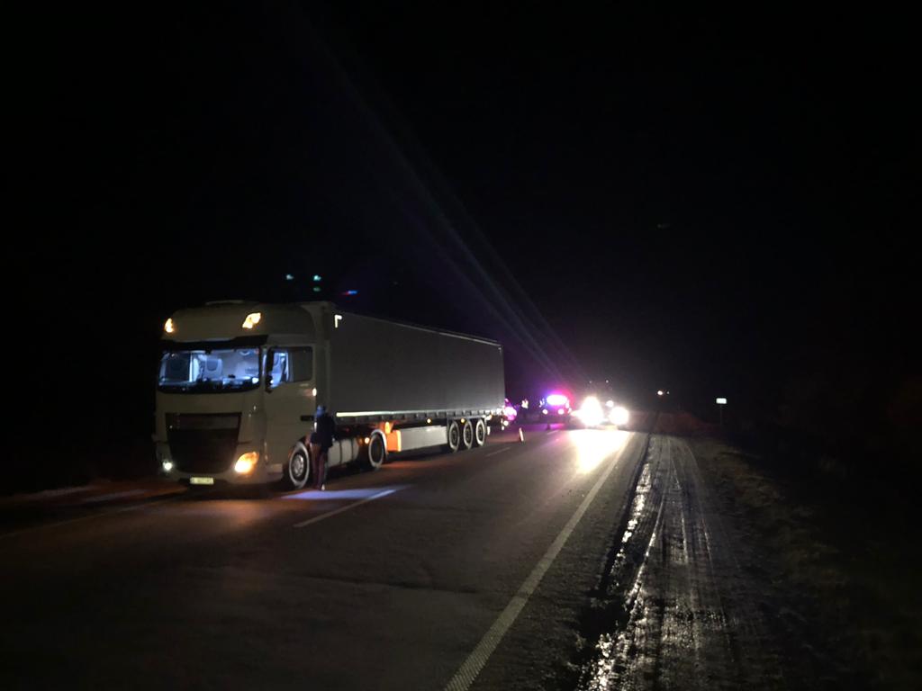 На Львівщині під фурою загинув пішохід